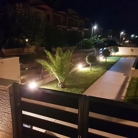 아파트 Sithonia Luxury 니키티