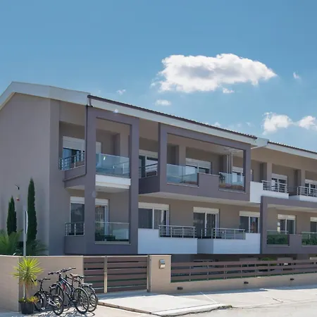 Sithonia Luxury Apartment *